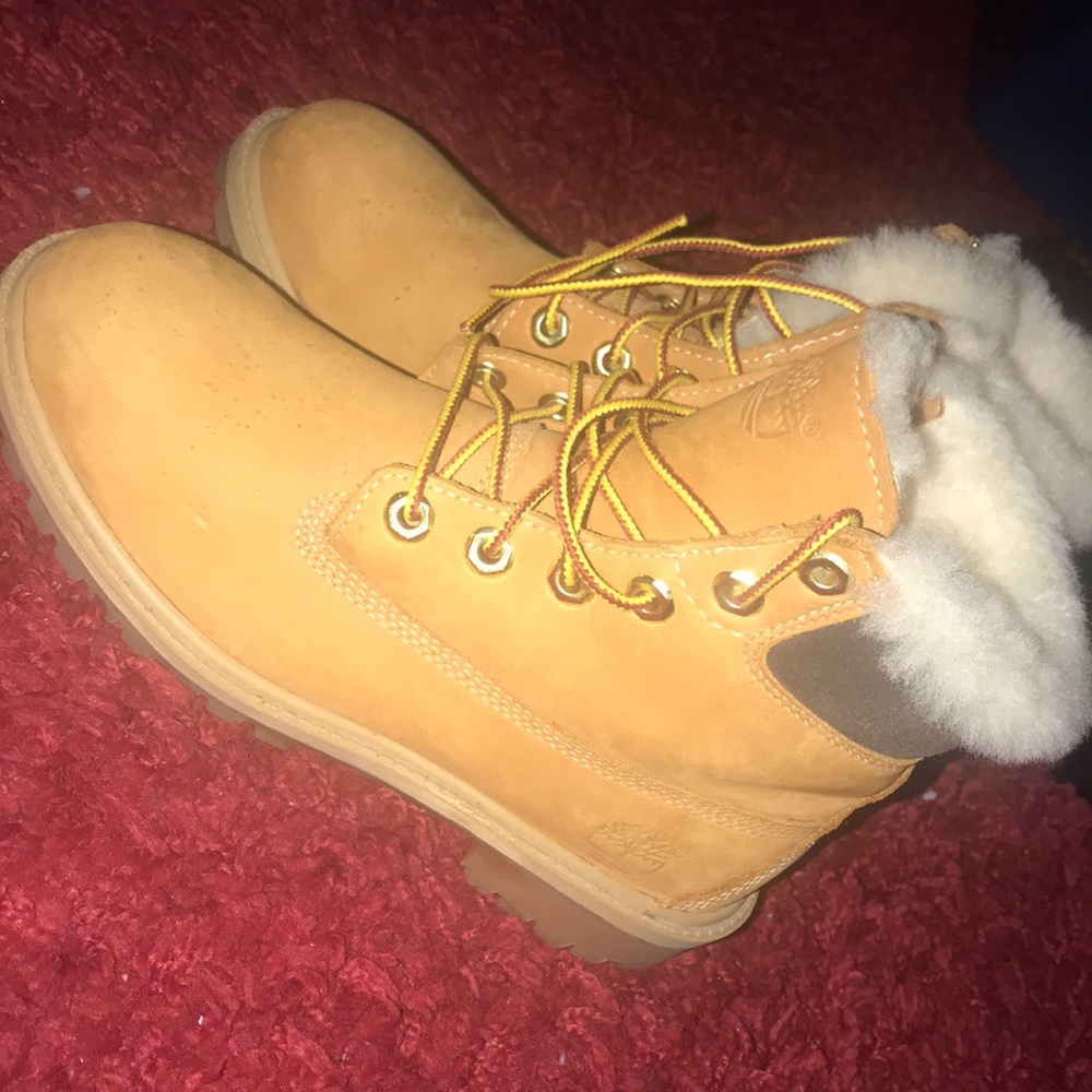 Authentic Timberland boots w/ faux fur inside